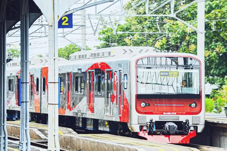 Elektrifikasi Jalur Padalarang–Cicalengka, Mungkinkah KRL Mengurai Sesak Cimahi?