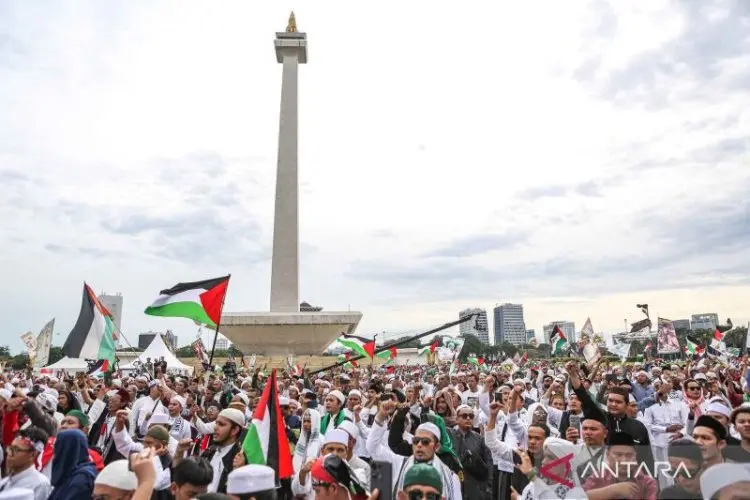 Reuni Akbar 212 Sisakan 26,43 Ton Sampah di Monas, 600 Petugas Dikerahkan Sepanjang Malam