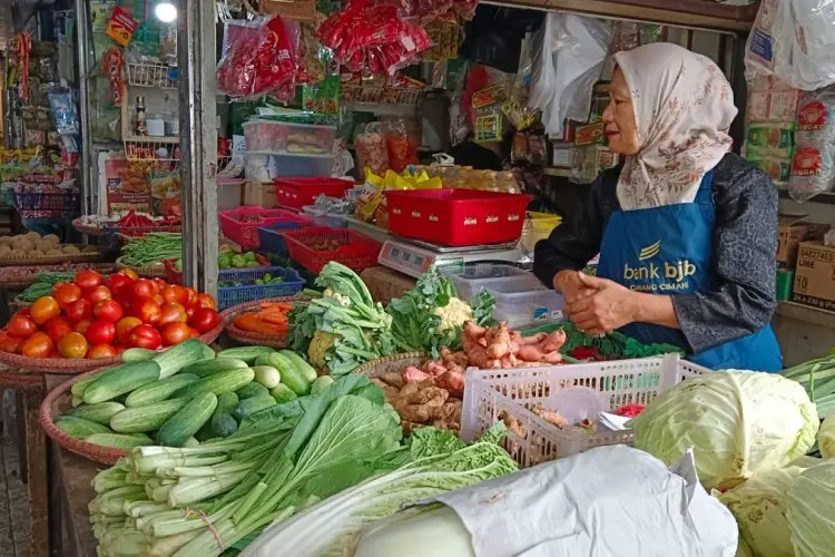 Harga Kepokmas Cimahi Meroket Jelang Nataru 2025-2026, Pedagang Duga Imbas SPPG dan Cuaca Buruk
