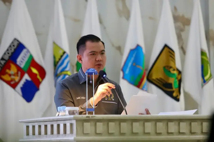DPRD Jabar Sampaikan Pandangan Umum Fraksi terhadap Dua Ranperda Strategis, Ini yang Disorot