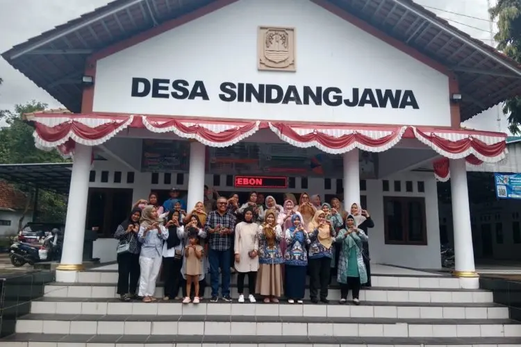 UGJ Dorong Desa Sindangjawa jadi Desa Cerdas dari Literasi Digital