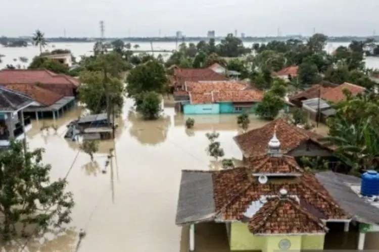 Ratusan Rumah di Karawang Terendam Banjir