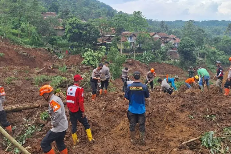 Tim DVI Polda Jabar Kebut Identifikasi Korban Longsor Arjasari