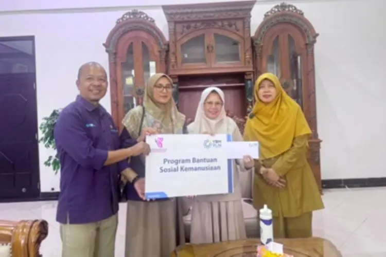 Srikandi dan YBM PLN Tasikmalaya Berikan Kacamata Gratis untuk 576 Pelajar 