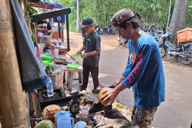 Dari Pesepeda hingga Keluarga, Cigagak Wetan Kian Ramai Pencari Udara Segar
