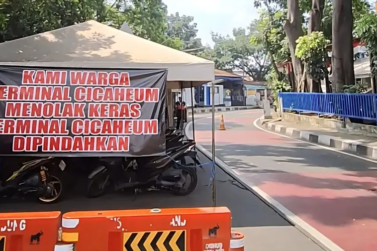 Pedagang Terminal Cicaheum Khawatir Mata Pencaharian Hilang