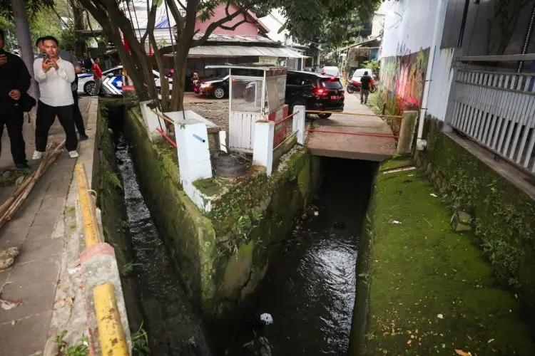 Siskamling Kota Bandung Malam yang Siaga dari Maling hingga Banjir