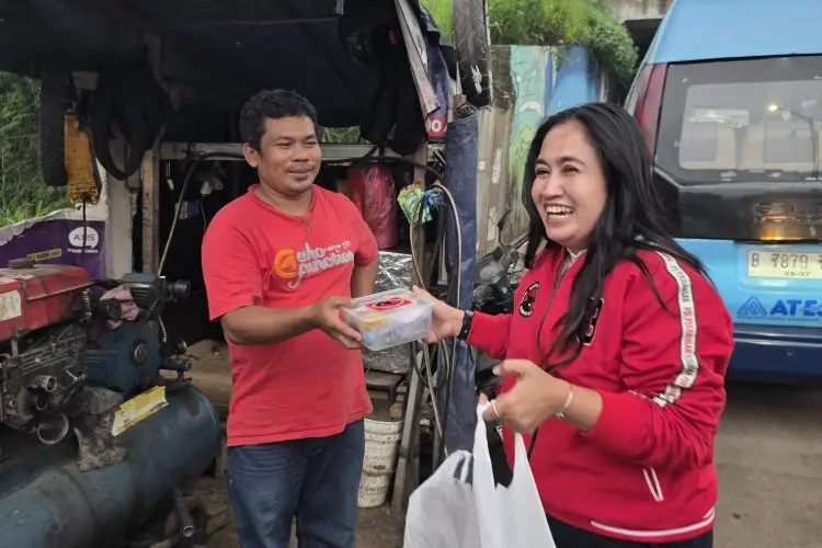 DPC PDIP Bandung Barat Gelar Dapur Umum Gotong Royong untuk Masyarakat