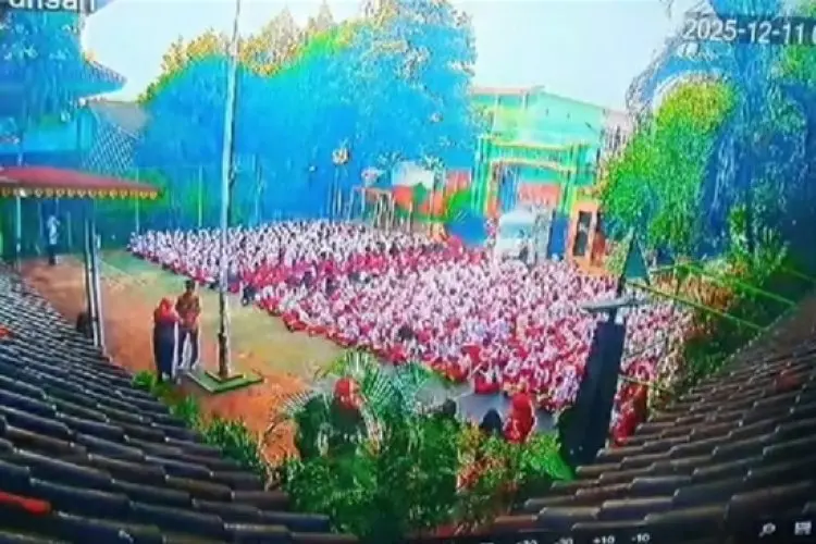 Rekaman CCTV Ungkap Detik-detik Mobil MBG Tabrak Puluhan Siswa di SDN 01 Kalibaru