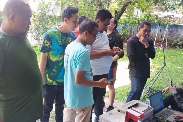 Wartawan dan Masyarakat Dapatkan Layanan Disdukcapil Jemput Bola