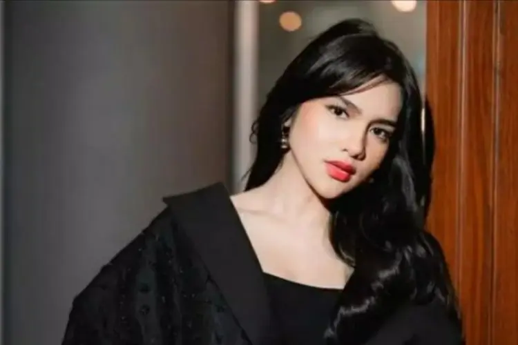 Unggahan Lama Istri Eks Menteri Disorot, Nama Davina Karamoy Terseret Isu Orang Ketiga