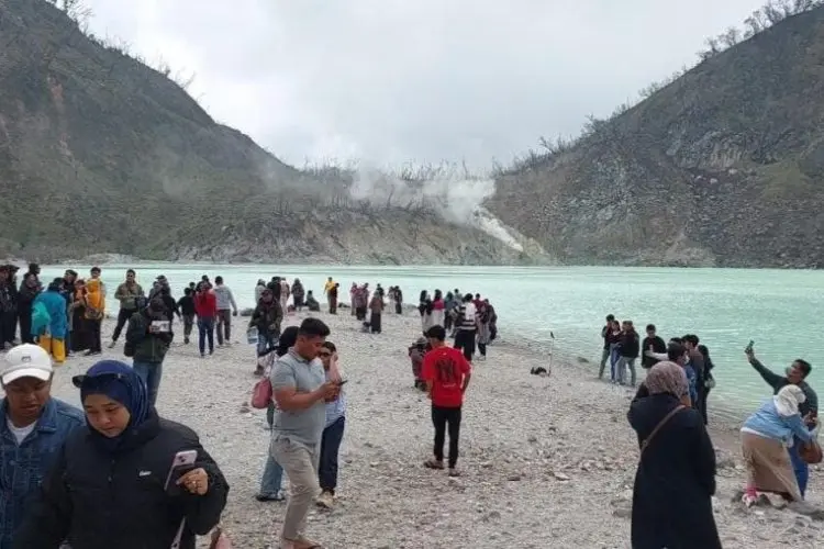 Pengelola Wisata Kawah Putih Bandung Berbenah Persiapkan Libur Nataru