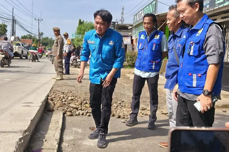 Pemkab Cirebon Tuntaskan Safari Pembangunan Akhir Tahun 2025, Progres Jalan Hampir 90 Persen