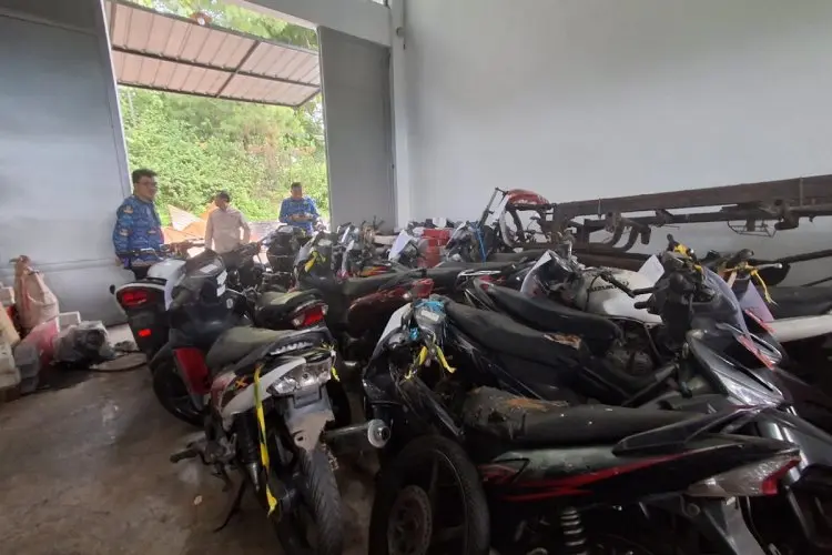 46 Kendaraan Dinas Rusak KBB Dilelang Online, Harga Mulai Rp900 Ribu
