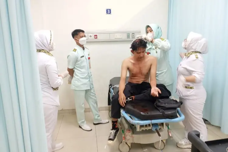 Dihajar dan Dibacok Sekelompok Orang di Sukarasa Cimahi, Pemuda 30 Tahun dapat Lima Jahitan