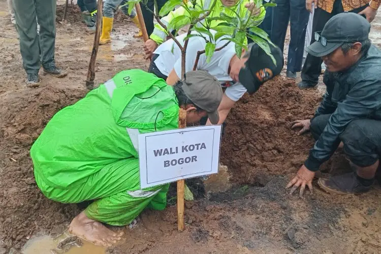 Pemkot Bogor Wajibkan ASN dan Pelajar Tanam Pohon