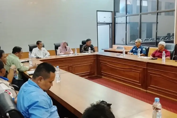 DPRD Kabupaten Cirebon Selesaikan Konflik Buruh dan Pengusaha dengan Mediasi