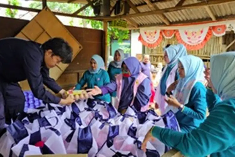 PLN Hadir Bantu Pemenuhan Gizi Warga Cileungsi