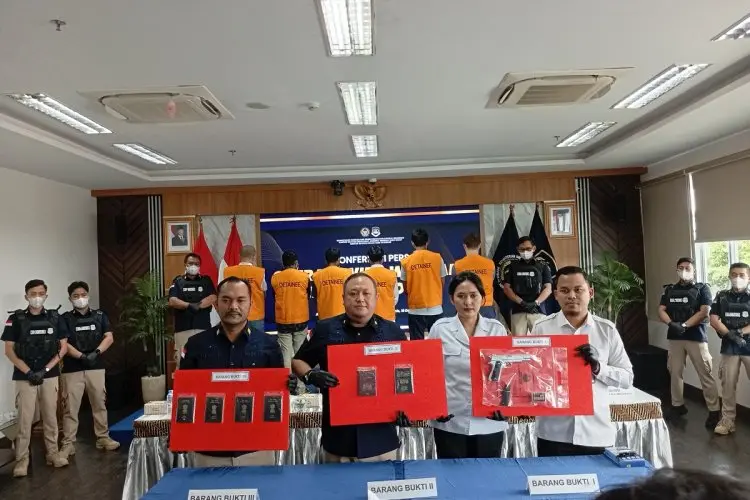 Imigrasi Amankan 6 WNA, Salah Satunya Ancam Karyawan dengan Airsoft Gun