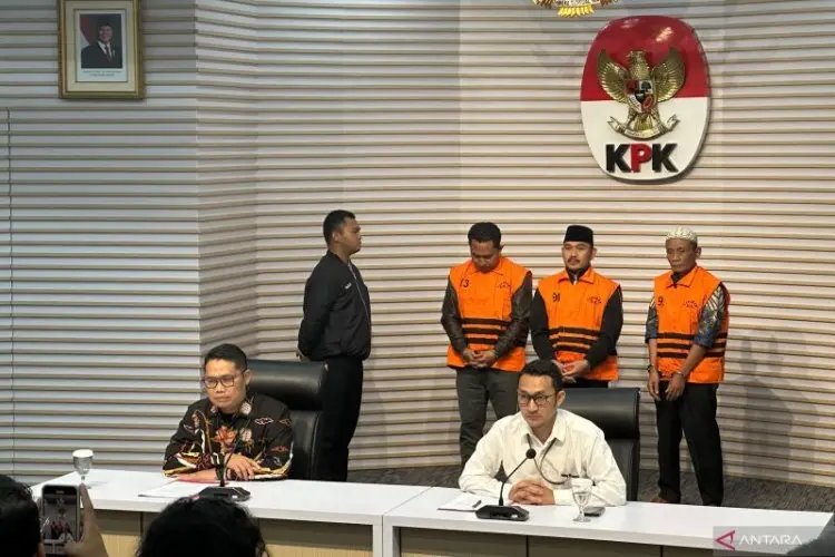 KPK Tetapkan Bupati Bekasi Ade Kuswara Kunang dan Ayahnya sebagai Tersangka OTT