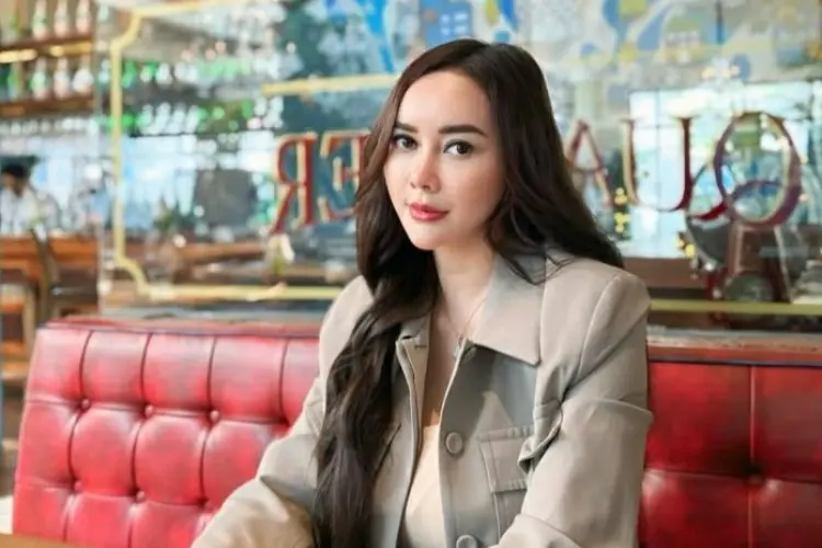 Aura Kasih Terseret Isu Perceraian Ridwan Kamil–Atalia, Kolom Komentar Instagram Mendadak Ditutup