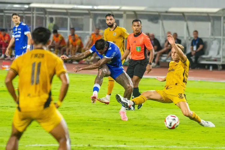 Persib Menggila di GBLA, Bojan Hodak Sebut Liga Makin Sengit