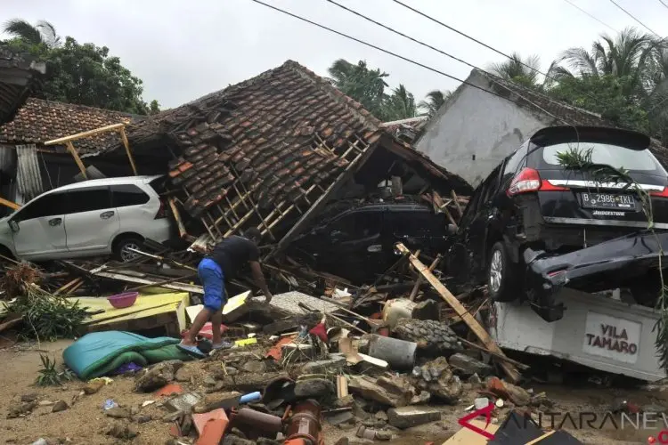 Tsunami Selat Sunda: 400 Orang Lebih Tewas Termasuk Para Publik Figur 