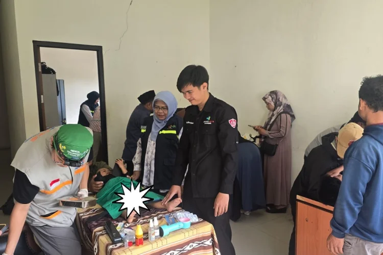 Rangkaian Kabupaten Bandung Bersholawat, Dinas Kesehatan Gelar Khitanan Massal
