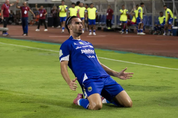 Andrew Jung Beri Pendapat Soal Layvin Kurzawa Gabung Persib Bandung