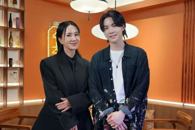 Suga BTS Terkejut saat Uhm Jung Hwa Ungkap Dirinya Hampir Menikah dengan Bang Si Hyuk HYBE