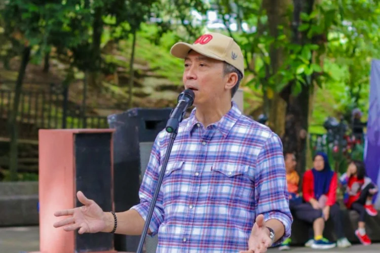 Dedie Imbau Masyarakat Rayakan Tahun Baru dengan Sederhana