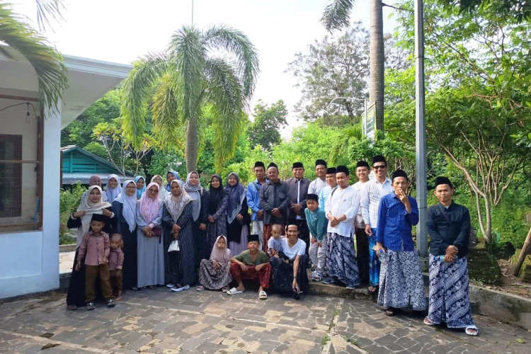 Napak Tilas Ulama Cirebon,  Ziarahi Makam Leluhur Hingga Gunung Jati