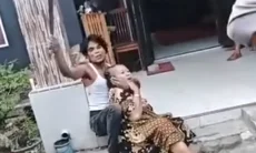 Dramatis! Terduga Pencuri Menyandera Ibu-Ibu dengan Parang di Kotapinang