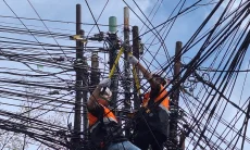 Semrawautnya Kabel Udara di Kota Bandung, Pemkot Terapkan Sanksi bagi Operator Telekomunikasi