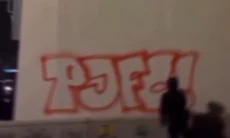 Coretan Bertuliskan “PJFC” Muncul di Jembatan Layang Pasupati, Aksi Vandalisme Tuai Kecaman Warganet