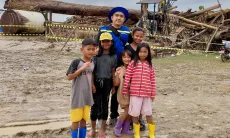 Di Tengah Deru Bencana, Tangan Hangat Seorang Perawat dari Cililin Kembali Bangun Harapan Warga Aceh Tamiang