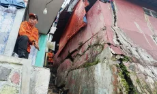 Pondasi Rumah Anjas Asmara Longsor Akibat Intensitas Hujan Tinggi
