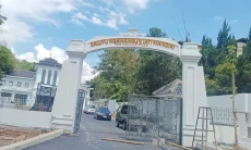 Di Balik Megahnya Gapura Pemkot Cimahi, Sebuah Harapan Terkikis oleh Kesalahan Aksara Sunda yang Fatal