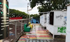 Di Atas Skywalk yang Sepi, Pedagang Menunggu Nasib Teras Cihampelas