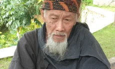 4 Dekade Merawat Warisan yang Menggenggam Identitas Sunda, Mang Ujang Laip: Aksara Lebih dari Sekadar Tulisan