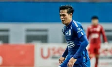 Alfeandra Dewangga, Bek Persib Serbabisa dengan Keahlian Lemparan Jarak Jauh