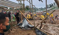 Kucurkan Bantuan Rp373 Juta untuk Korban Longsor Pasirlangu Cisarua KBB, Pemprov Jabar Fokus Pemulihan Trauma Anak
