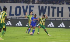 Persib Susah Payah Atasi PSBS Biak, Bojan Hodak Sebut Sulit Melawan Tim Parkir Bus