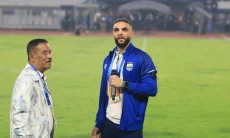 Sapa Pendukung Persib di Stadion GBLA, Layvin Kurzawa: Sampurasun Bobotoh