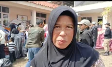 30 Tahun Tinggal di Pasirlangu, Dewi Kini Hanya Bisa Bertahan dari Trauma