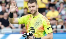 Rezeki Maarten Paes: Diisukan ke Persib, Resmi Gabung Ajax Amsterdam