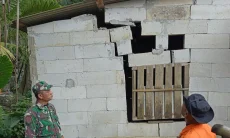 Hujan Deras Picu Pergeseran Tanah di Sukamakmur, Puluhan Rumah Warga Terancam