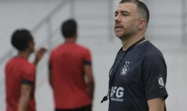 Persik Kalah dari Persib, Marcos Reina Soroti Situasi Sepak Pojok