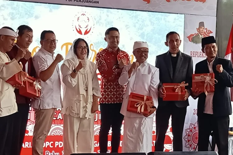 Malam Pergantian Tahun, DPC PDIP KBB  Gelar Tablig Akbar