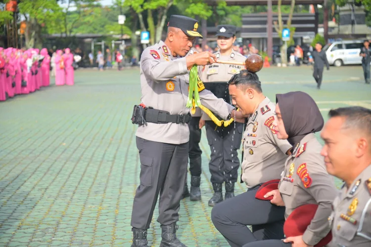 588 Personel Polda Jabar Naik Pangkat, Kapolda Tegaskan Amanah dan Tanggung Jawab Moral